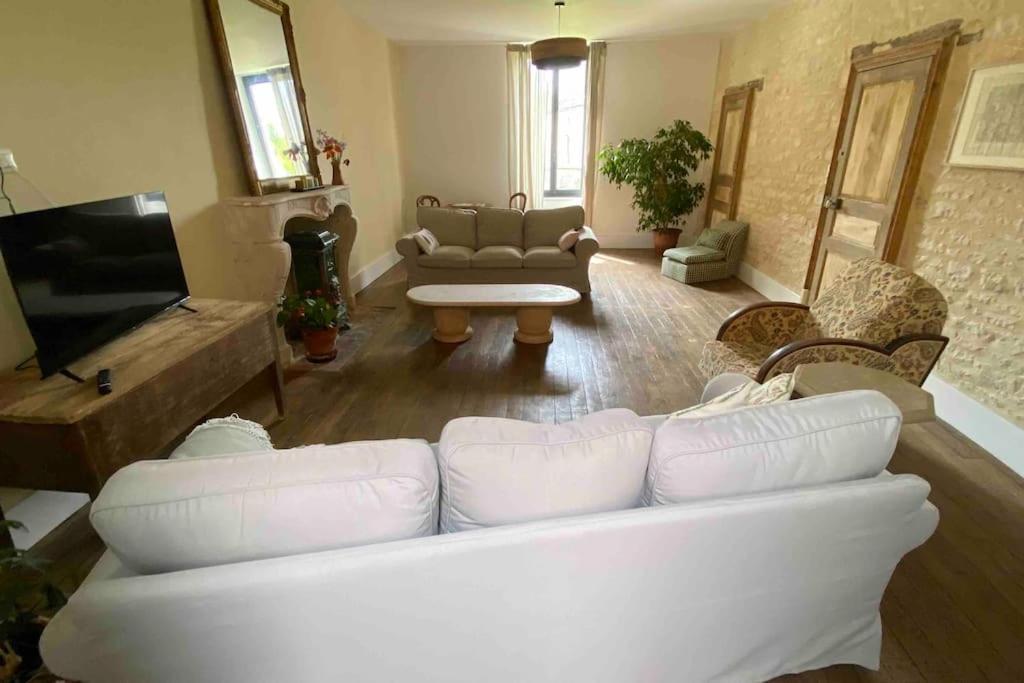 Le Presbytere - Touillon, Jacuzzi, 4 Chambres Pour 10 المظهر الخارجي الصورة