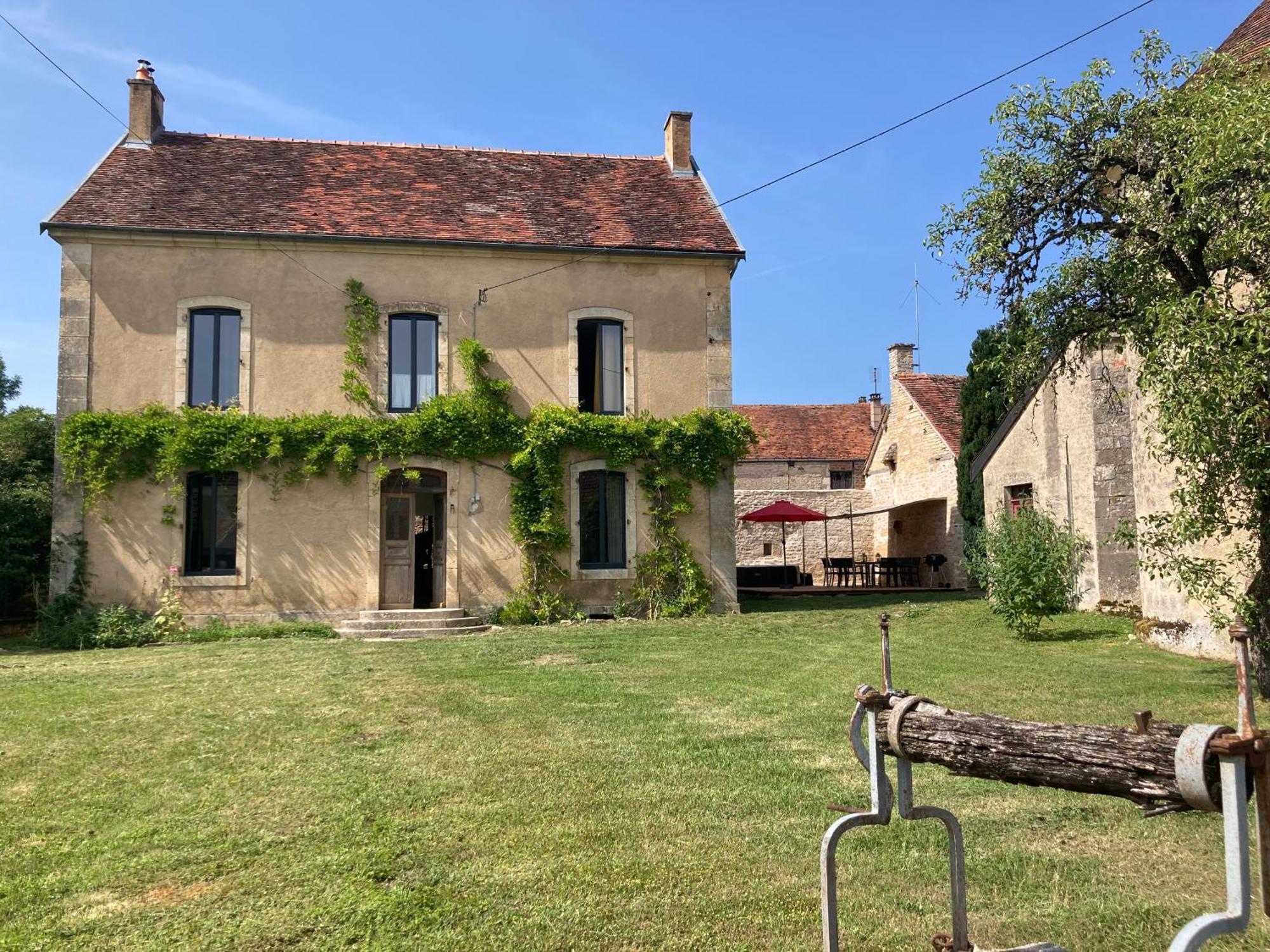 Le Presbytere - Touillon, Jacuzzi, 4 Chambres Pour 10 المظهر الخارجي الصورة